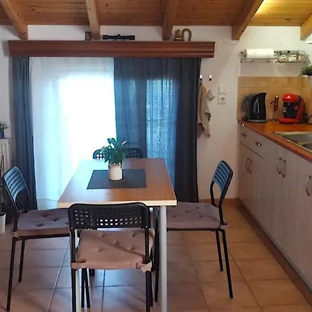 Cosy Loft Apartment, *