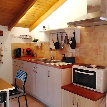 Cosy Loft Apartment, דירה
