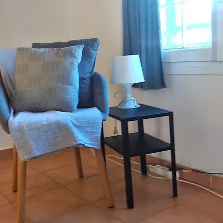 דירה Cosy Loft Apartment, *