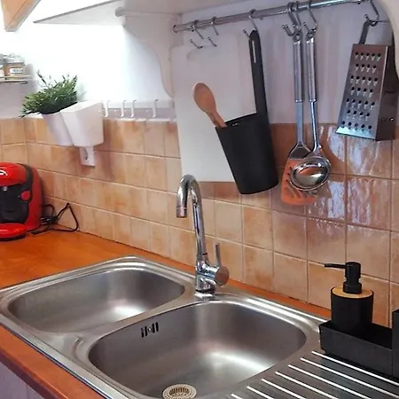 Cosy Loft Apartment, Argyrades