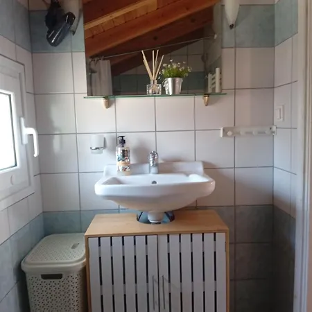 Cosy Loft Apartment, * Argyrades