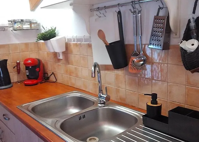 Cosy Loft Apartment, Argyrades